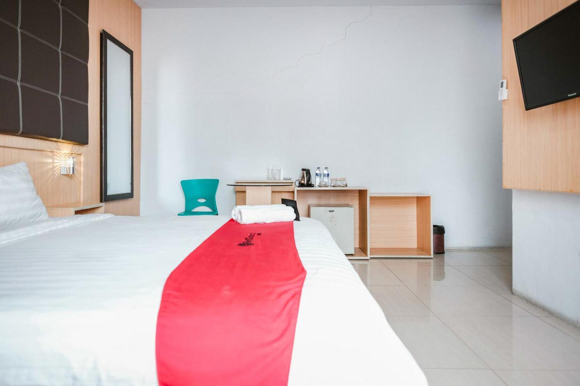 Reddoorz Premium At Hotel T-One Jambi Tanjungjohor Dış mekan fotoğraf